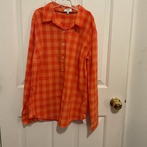 Crown & Ivy Shirt Size Small